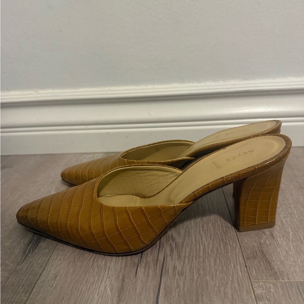Aeydē Mustard Tan Mules in Croc Stamped Leather Women’s Shoes Size 40